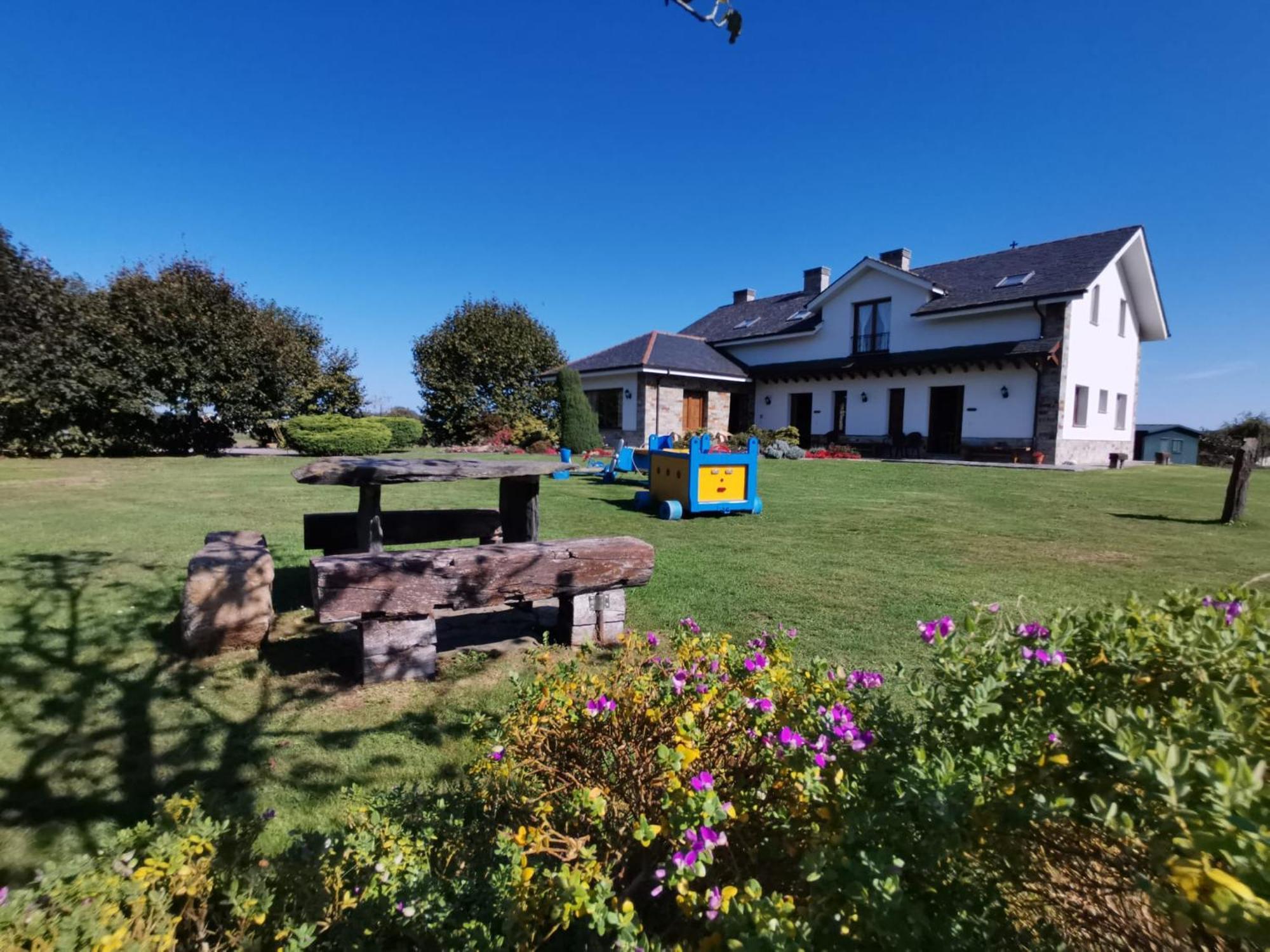 Apartamentos La Cruz De Paderne Navia Dış mekan fotoğraf